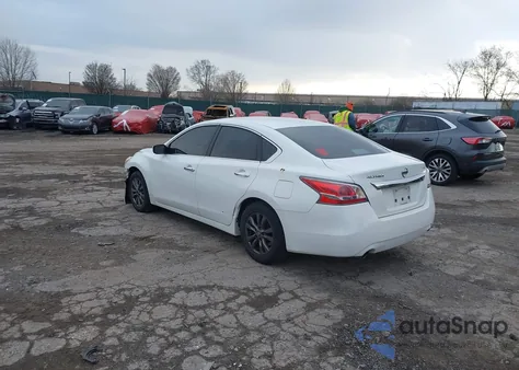 2015 Nissan Altima z USA, uszkodzony, nr VIN 1N4AL3AP5FC253241